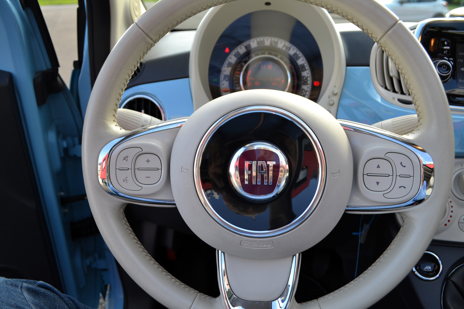 47781509-7.jpg