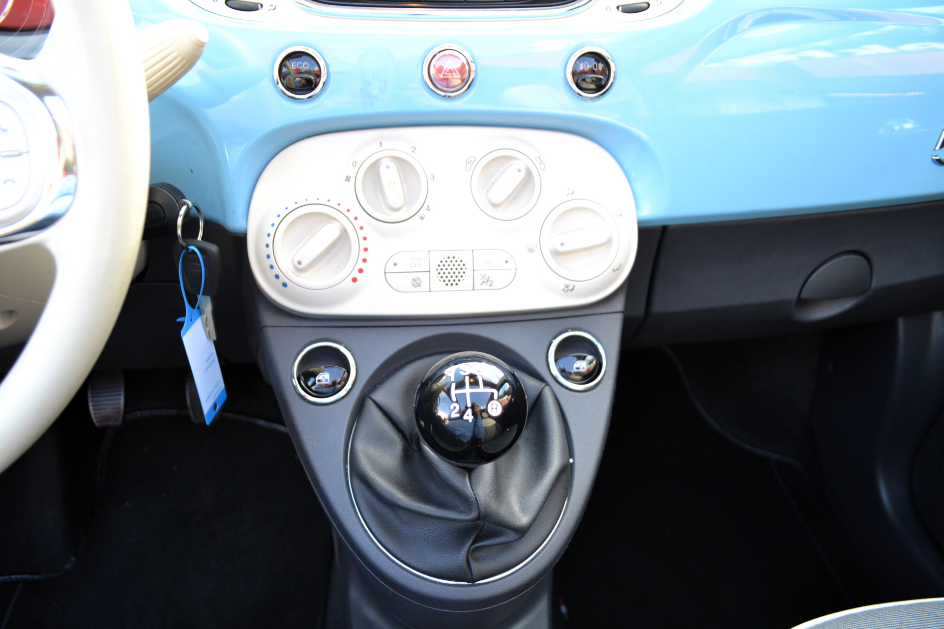 47781509-9.jpg